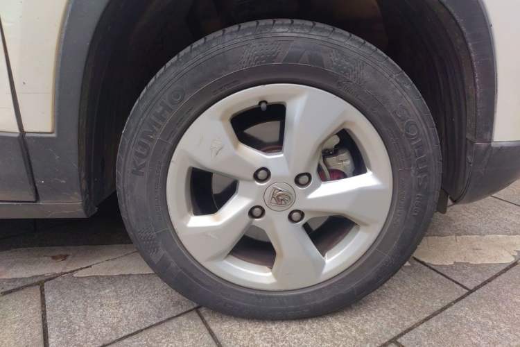 Used Baojun 510 2019 1.5L Automatic Enjoyment Model China V Emission Standard Right Front Wheel Hub