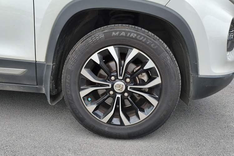 Used Baojun 510 2019 1.5L Manual Enjoyment Model China V Right Front Wheel Hub