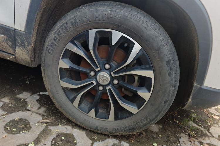 Used Baojun 510 2019 1.5L Manual Prestige Version China V Emission Standard Right Front Wheel Hub