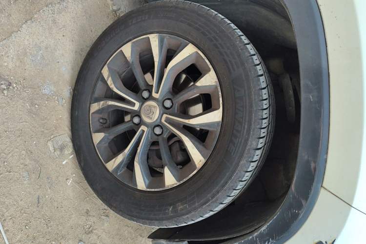 Used Baojun 510 2019 1.5L Automatic Premium Version National V Right Front Wheel Hub
