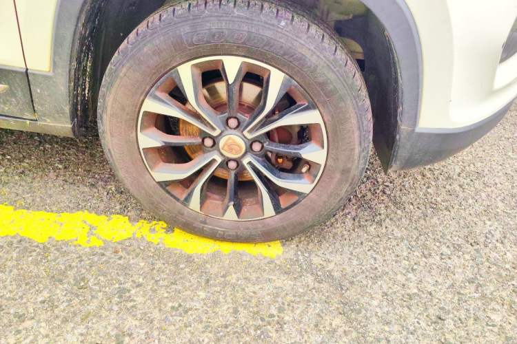 Used Baojun 510 2019 1.5L CVT Enjoyment Model China VI Emission Standard Right Front Wheel Hub