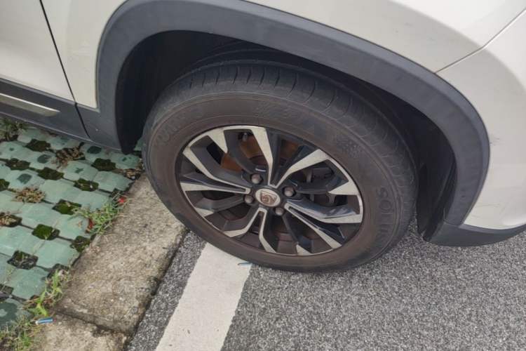 Used Baojun 510 2019 1.5L Automatic Prestige Edition China V Right Front Wheel Hub