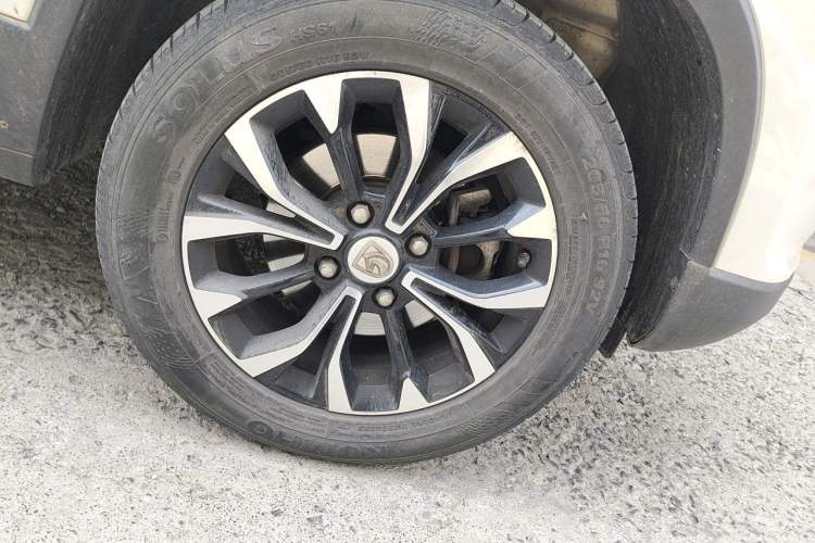 Used Baojun 510 2019 1.5L CVT Enjoyment Model China VI Emission Standard Right Front Wheel Hub