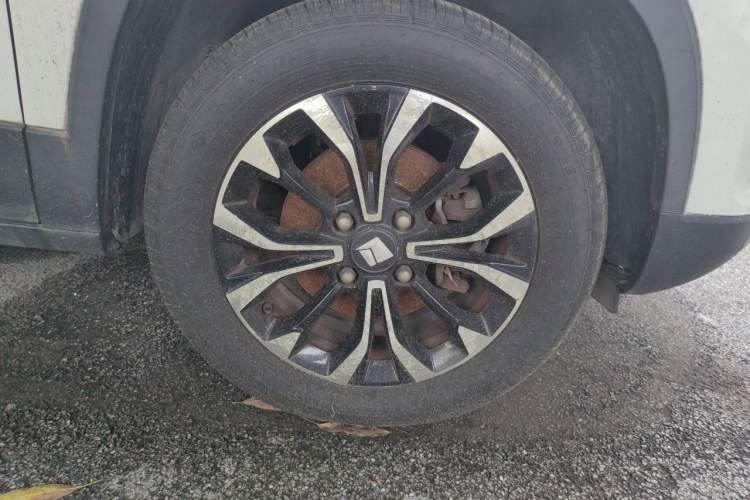 Used Baojun 510 2019 1.5L Automatic Premium Version National V Right Front Wheel Hub