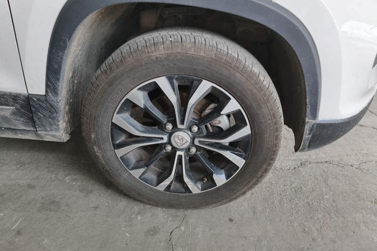 Used Baojun 510 2019 1.5L CVT Enjoyment Model China VI Emission Standard Right Front Wheel Hub