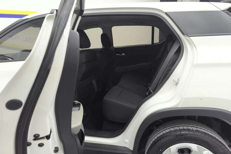Used Baojun 510 2019 1.5L Manual Jingxiang Model 77kW China VI Emission Standard Right Rear Seat