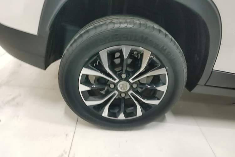 Used Baojun 510 2019 1.5L CVT Enjoyment Model China VI Emission Standard Right Rear Wheel Hub