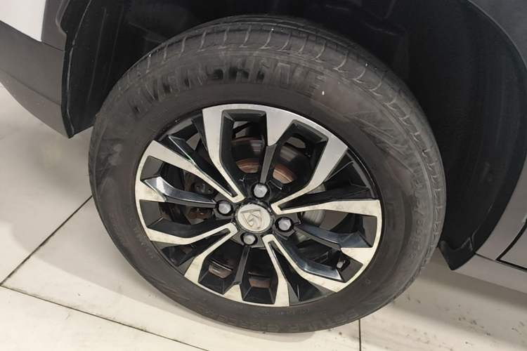 Used Baojun 510 2019 1.5L Automatic Premium Version National V Right Rear Wheel Hub
