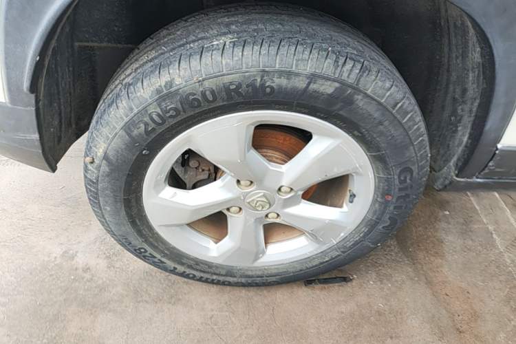 Used Baojun 510 2019 1.5L CVT Enjoyment Model China VI Emission Standard Right Rear Wheel Hub