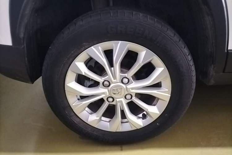 Used Baojun 510 2019 1.5L CVT Enjoyment Model China VI Emission Standard Right Rear Wheel Hub