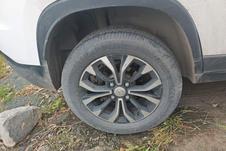 Used Baojun 510 2019 1.5L Automatic Premium Version National V Right Rear Wheel Hub