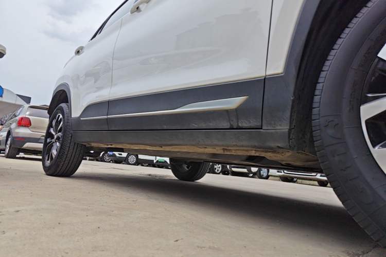Used Baojun 510 2019 1.5L Manual Prestige Version China V Emission Standard Right Side Sill