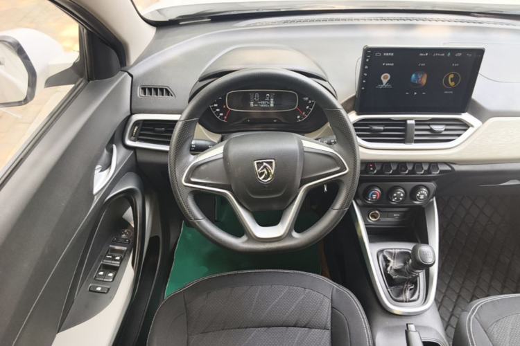 Used Baojun 510 2019 1.5L Manual Jingxiang Model 77kW China VI Emission Standard Steering Wheel