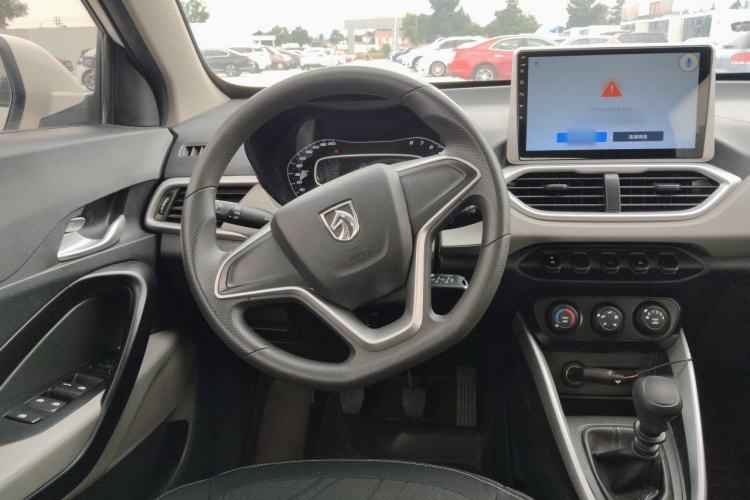 Used Baojun 510 2019 1.5L Manual Jingxiang Model 73kW China VI Emission Standard Steering Wheel