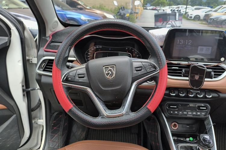 Used Baojun 510 2019 1.5L Manual Enjoyment Model China V Steering Wheel