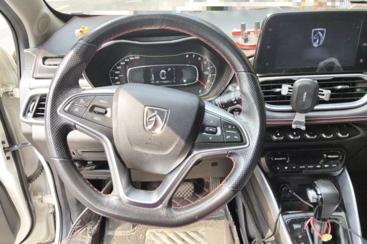 Used Baojun 510 2019 1.5L CVT Enjoyment Model China VI Emission Standard Steering Wheel