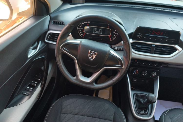 Used Baojun 510 2019 1.5L Manual Jingxiang Model 73kW China VI Emission Standard Steering Wheel