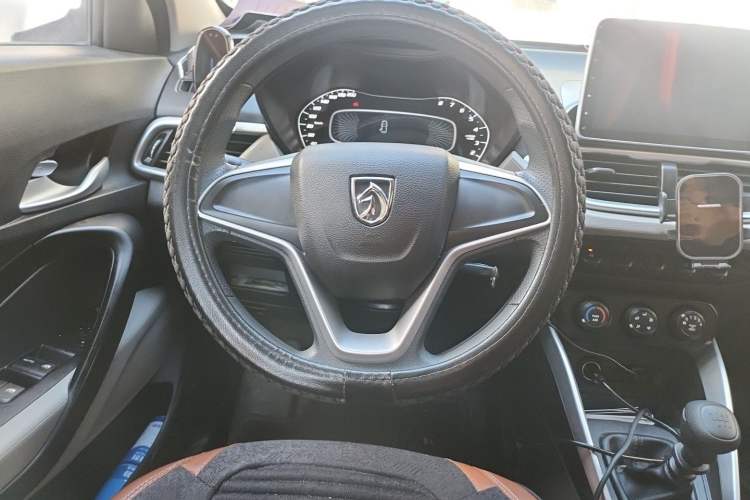 Used Baojun 510 2019 1.5L Manual Jingxiang Model 77kW China VI Emission Standard Steering Wheel