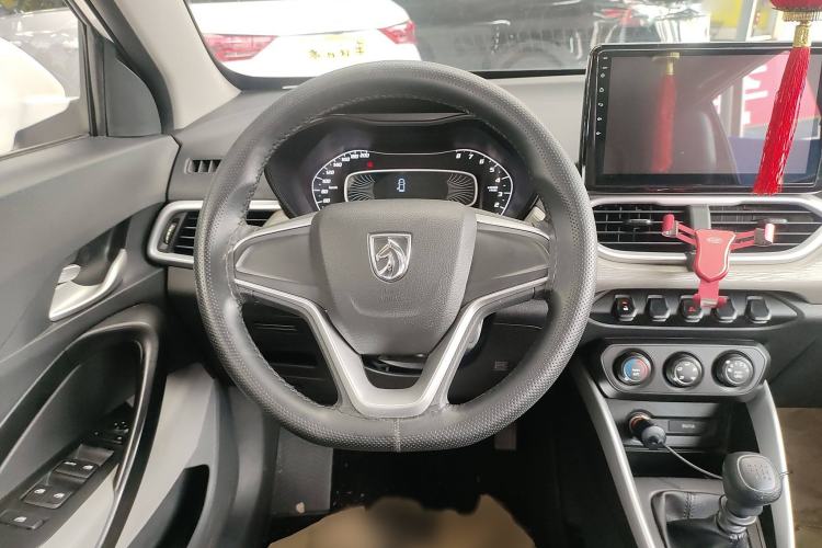 Used Baojun 510 2019 1.5L Manual Jingxiang Model 77kW China VI Emission Standard Steering Wheel