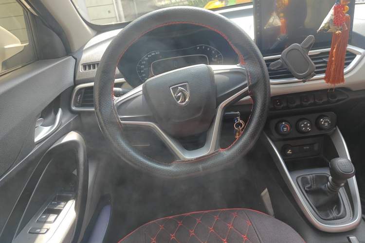 Used Baojun 510 2019 1.5L Manual Jingxiang Model 77kW China VI Emission Standard Steering Wheel