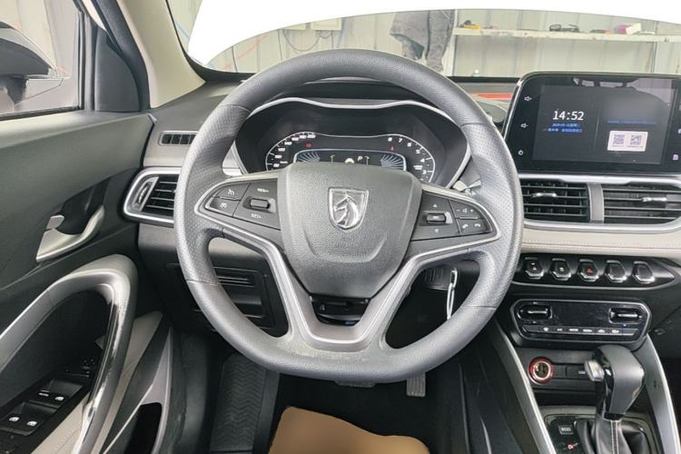 Used Baojun 510 2019 1.5L CVT Enjoyment Model China VI Emission Standard Steering Wheel