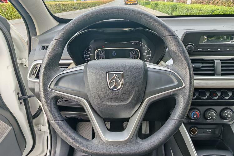 Used Baojun 510 2019 1.5L Manual Jingxiang Model China V Emission Standard Steering Wheel