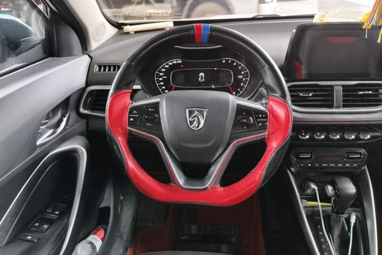 Used Baojun 510 2019 1.5L CVT Enjoyment Model China VI Emission Standard Steering Wheel