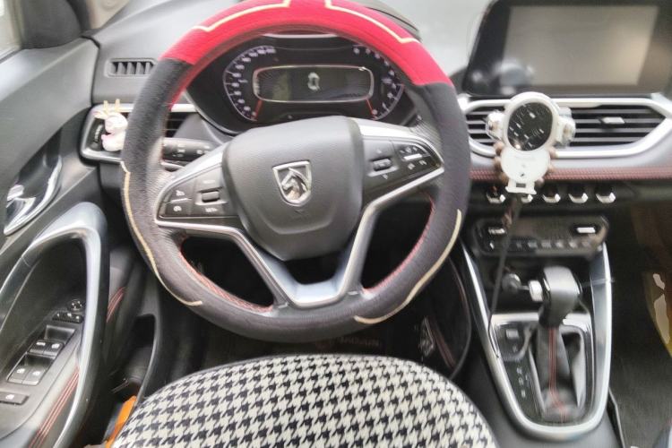 Used Baojun 510 2019 1.5L CVT Enjoyment Model China VI Emission Standard Steering Wheel