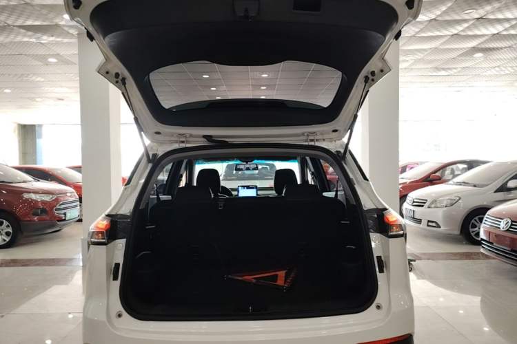 Used Baojun 510 2019 1.5L Manual Jingxiang Model 77kW China VI Emission Standard Trunk