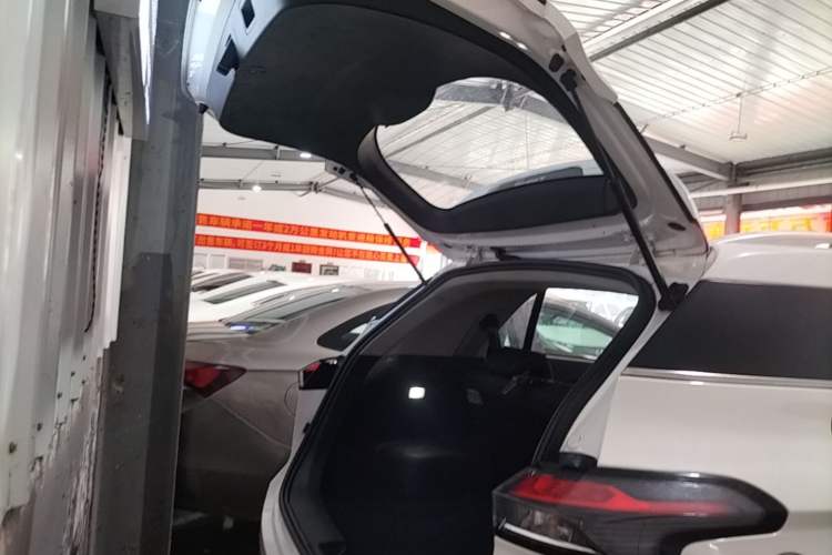 Used Baojun 510 2019 1.5L CVT Enjoyment Model China VI Emission Standard Trunk