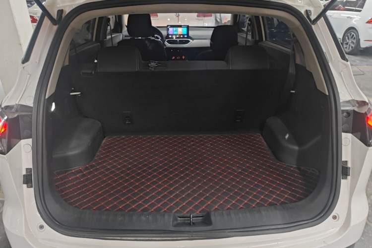 Used Baojun 510 2019 1.5L Manual Jingxiang Model 73kW China VI Emission Standard Trunk