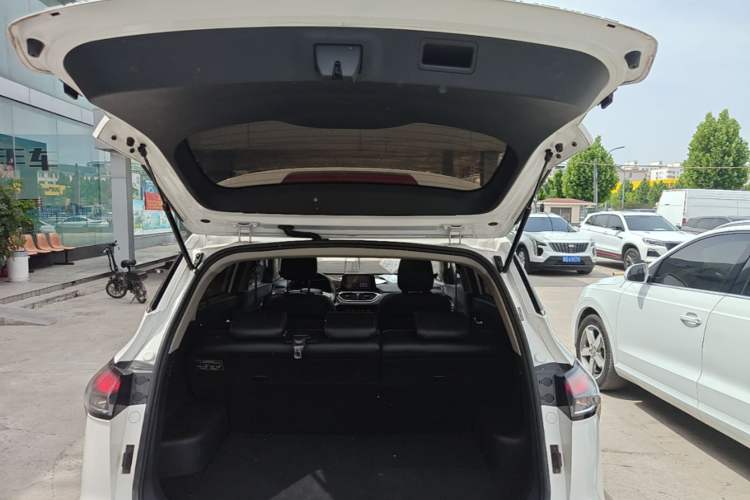 Used Baojun 510 2019 1.5L Manual Enjoyment Model 77kW China VI Trunk