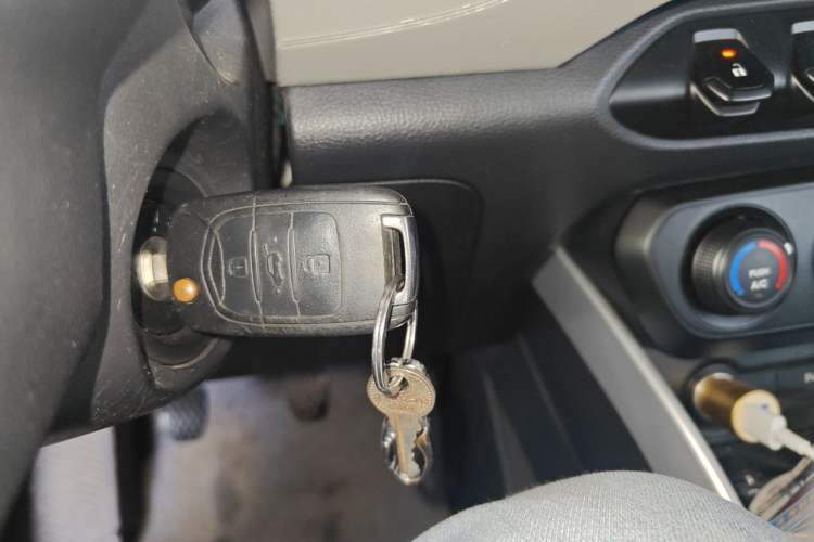 Used Baojun 510 2019 1.5L Manual Jingxiang Model 73kW China VI Emission Standard Vehicle Key