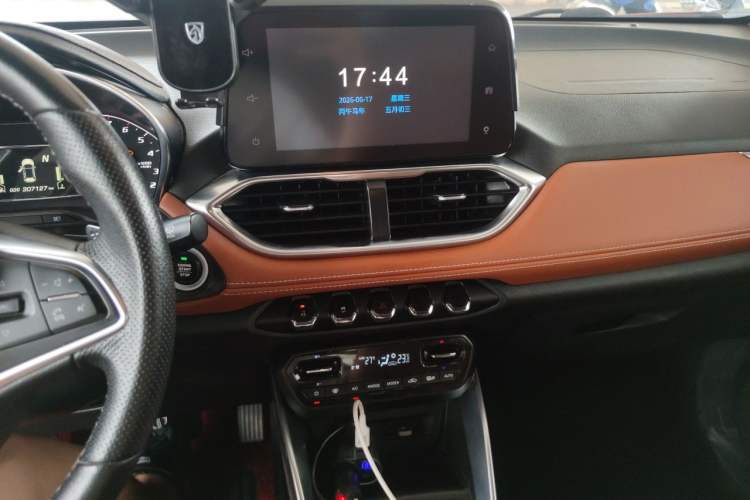 Used Baojun 510 2019 1.5L Automatic Premium Version National V Audio And AC Panel