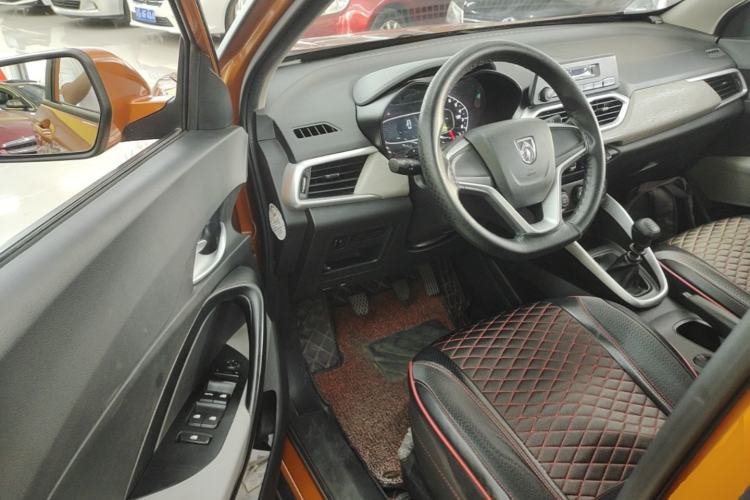 Used Baojun 510 2019 1.5L Manual Jingxiang Model 77kW China VI Emission Standard Driver Seat