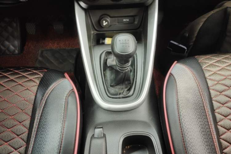 Used Baojun 510 2019 1.5L Manual Jingxiang Model 77kW China VI Emission Standard Gear Lever