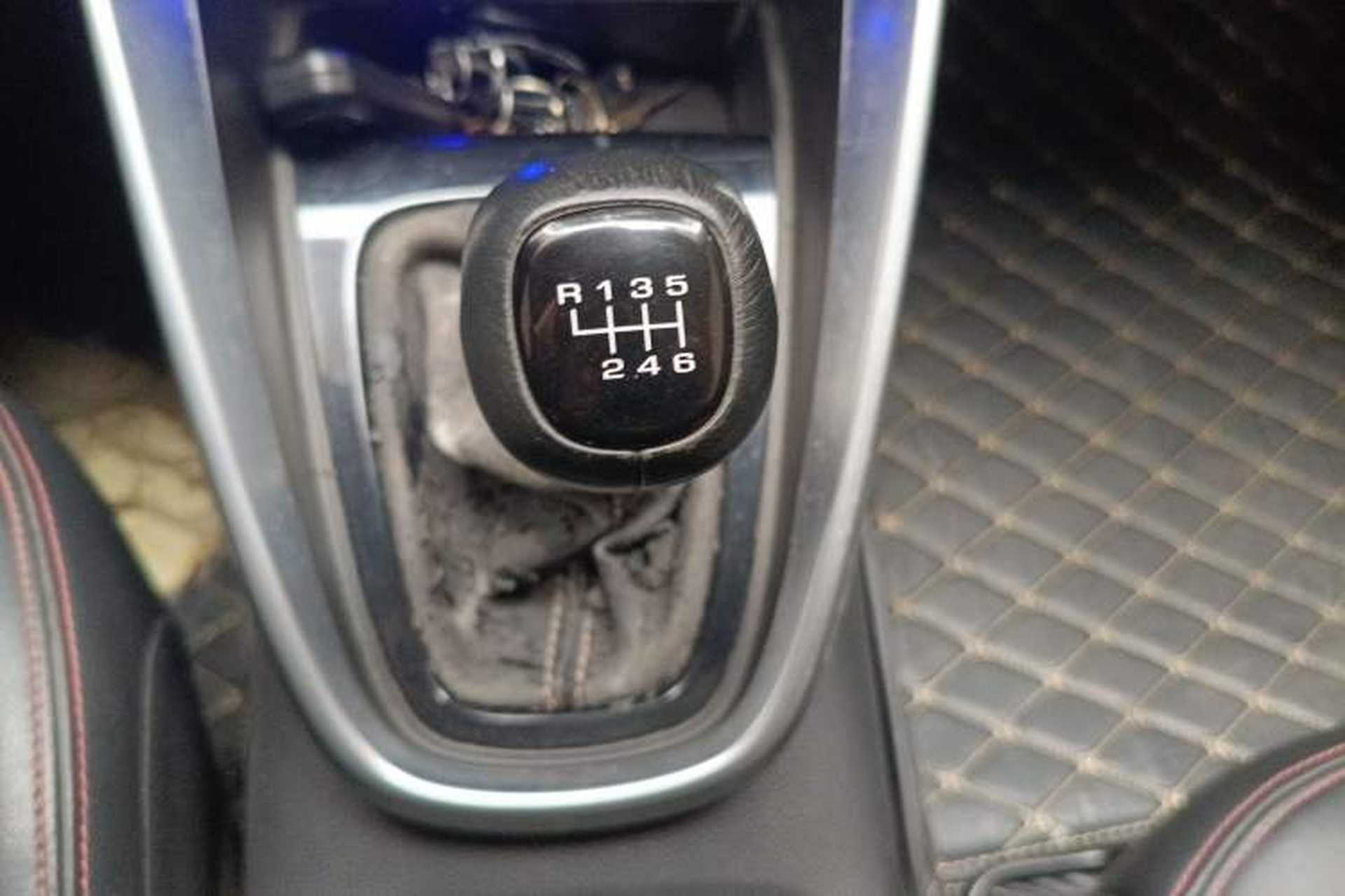 Used Baojun 510 2019 1.5L Manual Prestige Version China V Emission Standard Gear Lever