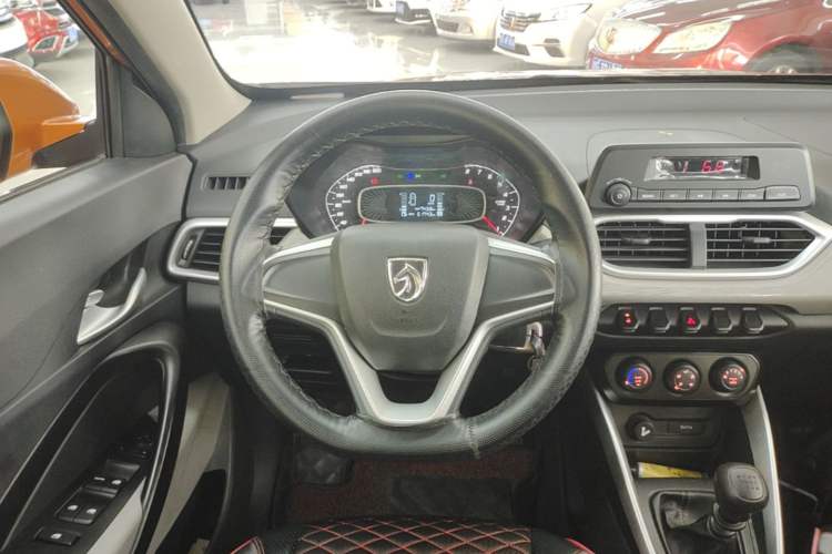 Used Baojun 510 2019 1.5L Manual Jingxiang Model 77kW China VI Emission Standard Steering Wheel