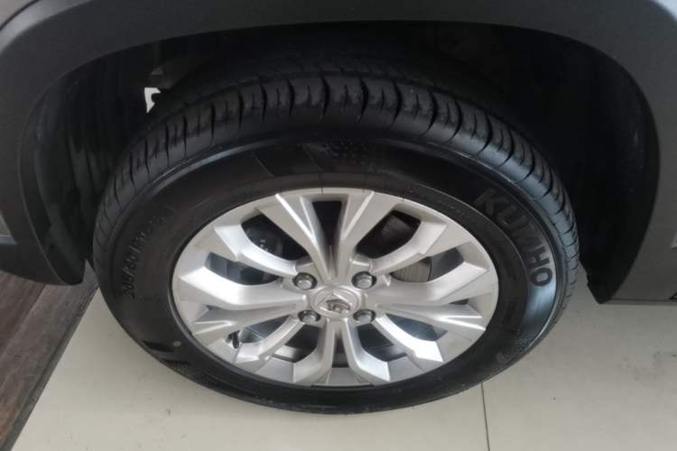 Used Baojun 510 2021 1.5L CVT Enjoyment Model Left Front Wheel Hub
