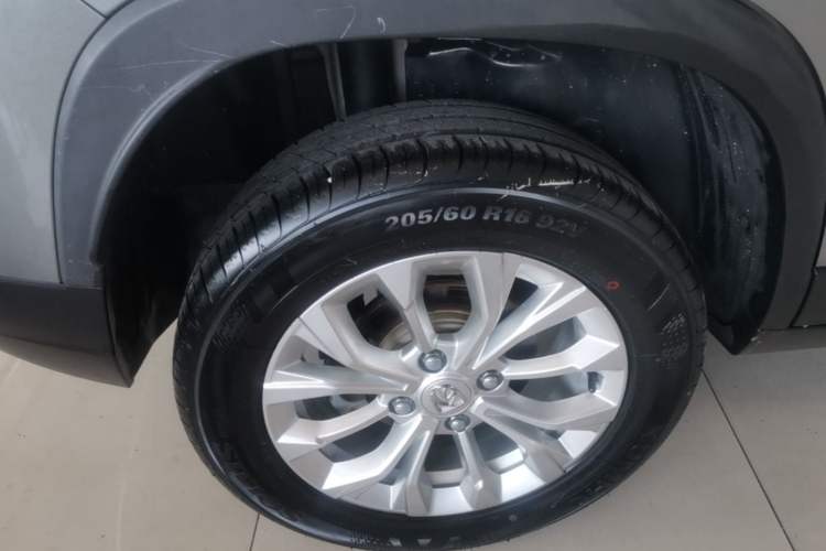 Used Baojun 510 2021 1.5L CVT Enjoyment Model Right Rear Wheel Hub