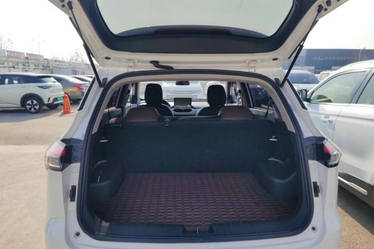 Used Baojun 510 2021 1.5L Manual Jingxiang Edition Trunk