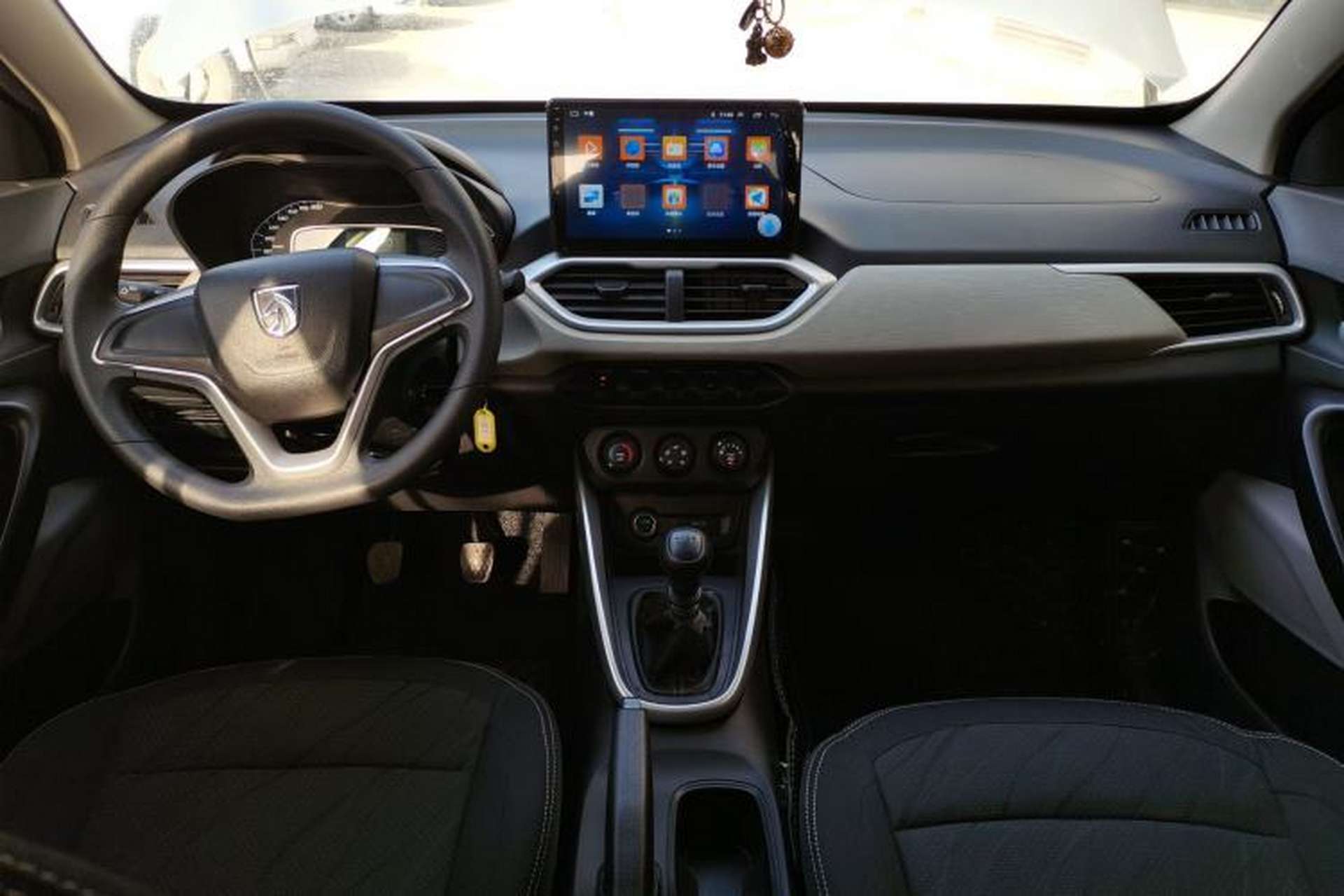 Used Baojun 510 2021 1.5L Manual Jingxiang Edition Center Console