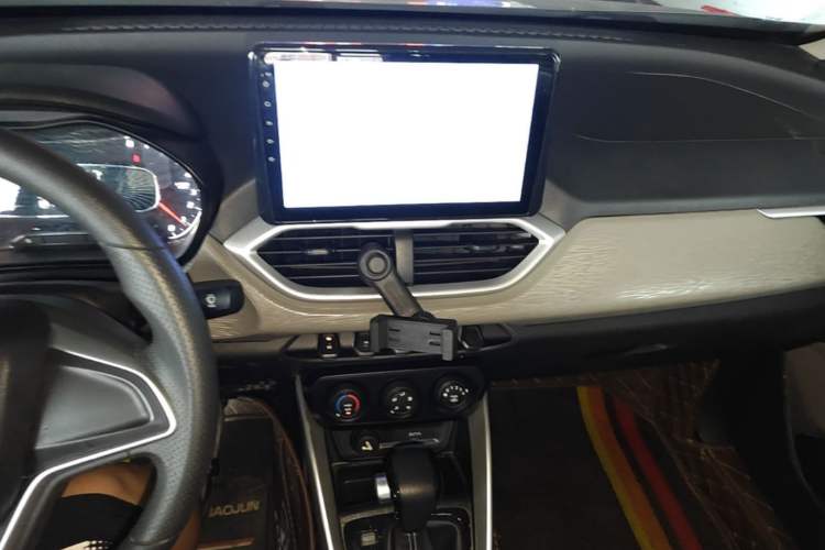 Used Baojun 510 2021 1.5L CVT Enjoy Edition Audio And AC Panel
