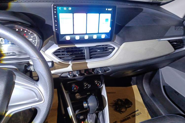 Used Baojun 510 2021 1.5L CVT Enjoy Edition Audio And AC Panel