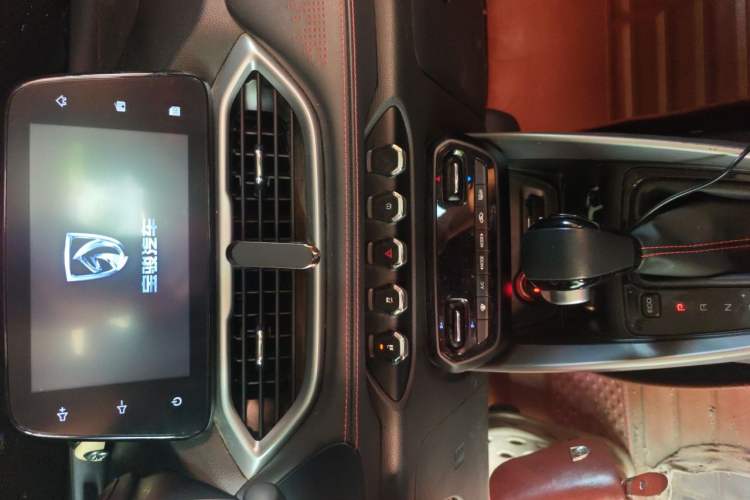 Used Baojun 510 2021 1.5L CVT Enjoyment Model Audio And AC Panel
