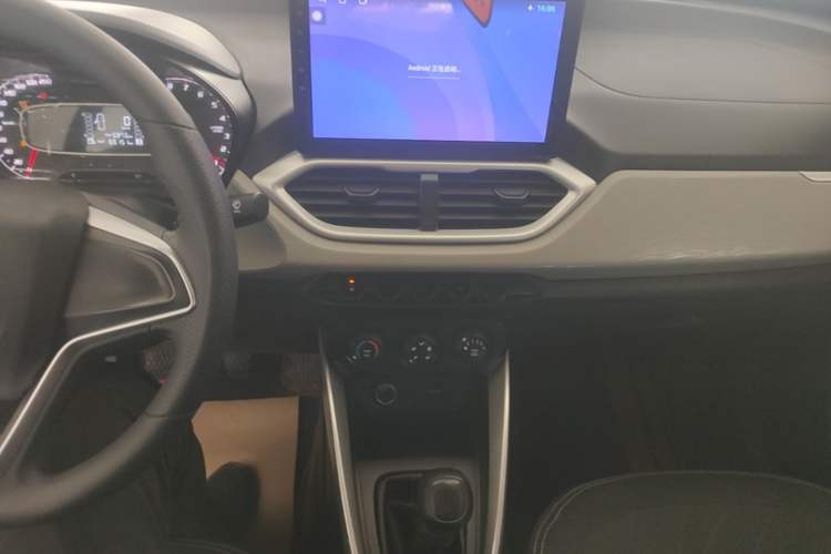 Used Baojun 510 2021 1.5L Manual Jingxiang Edition Audio And AC Panel