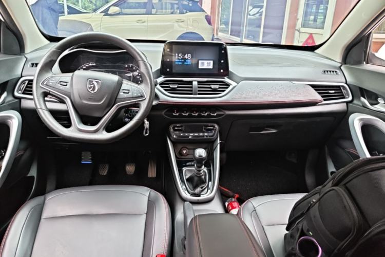 Used Baojun 510 2021 1.5L Manual Enjoyment Model Center Console