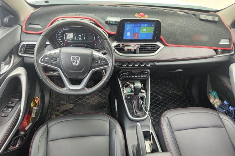 Used Baojun 510 2021 1.5L CVT Enjoyment Model Center Console