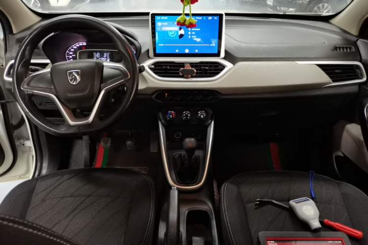 Used Baojun 510 2021 1.5L Manual Jingxiang Edition Center Console