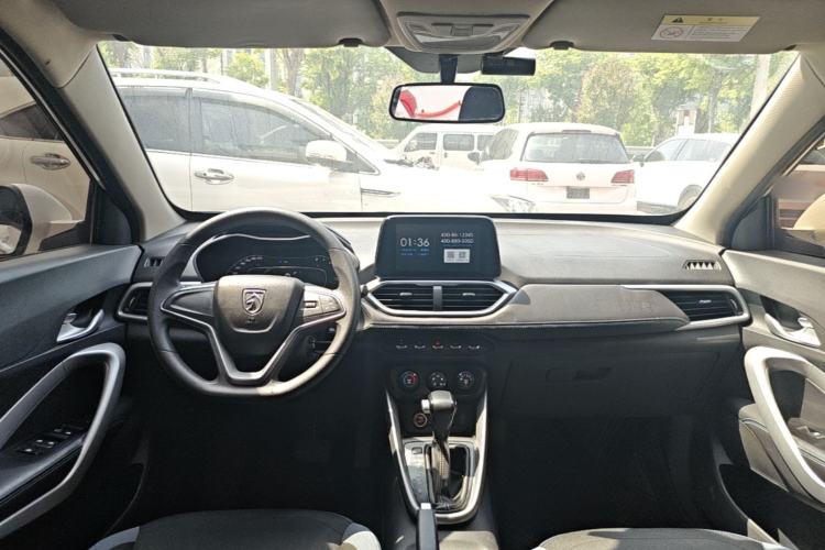 Used Baojun 510 2021 1.5L CVT Enjoyment Model Center Console